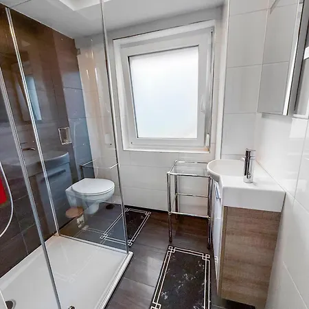 Feworld Living - Cozy Near Villach Appartamento